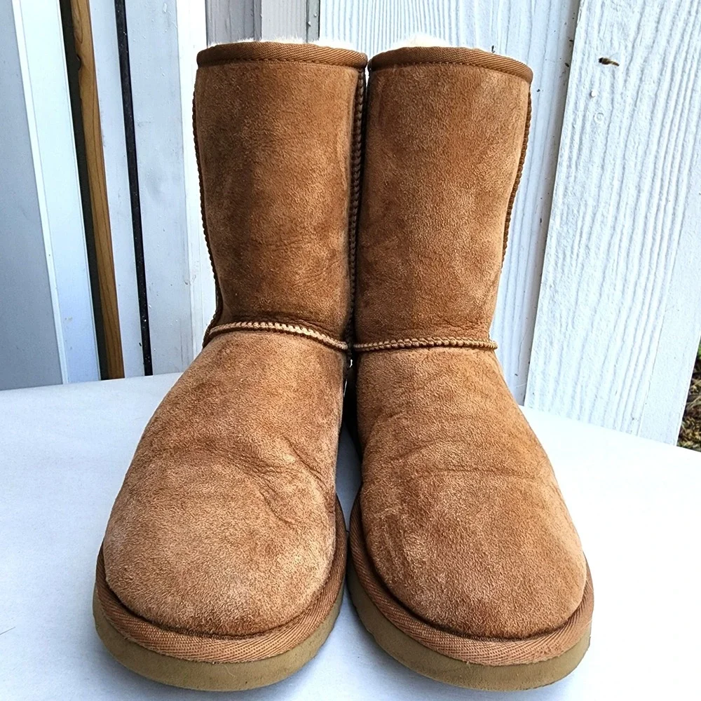 UGG Sz 8 Y2K Chestnut Suede Classic Short Boots Retro Early 2000s Scandinavian